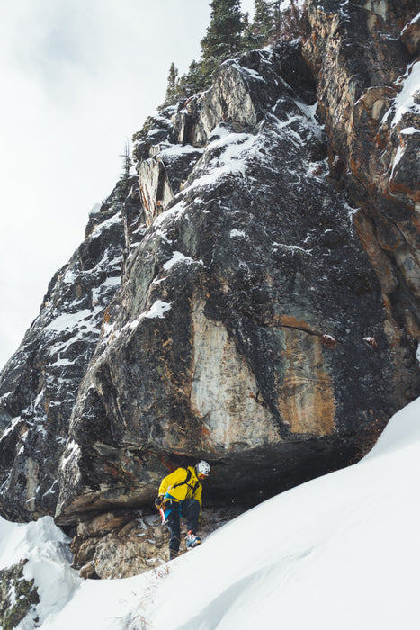 Team Wendy M-216 | w/ Princeton Tec Light & Superior Ventilation | Professional Ski Helmet