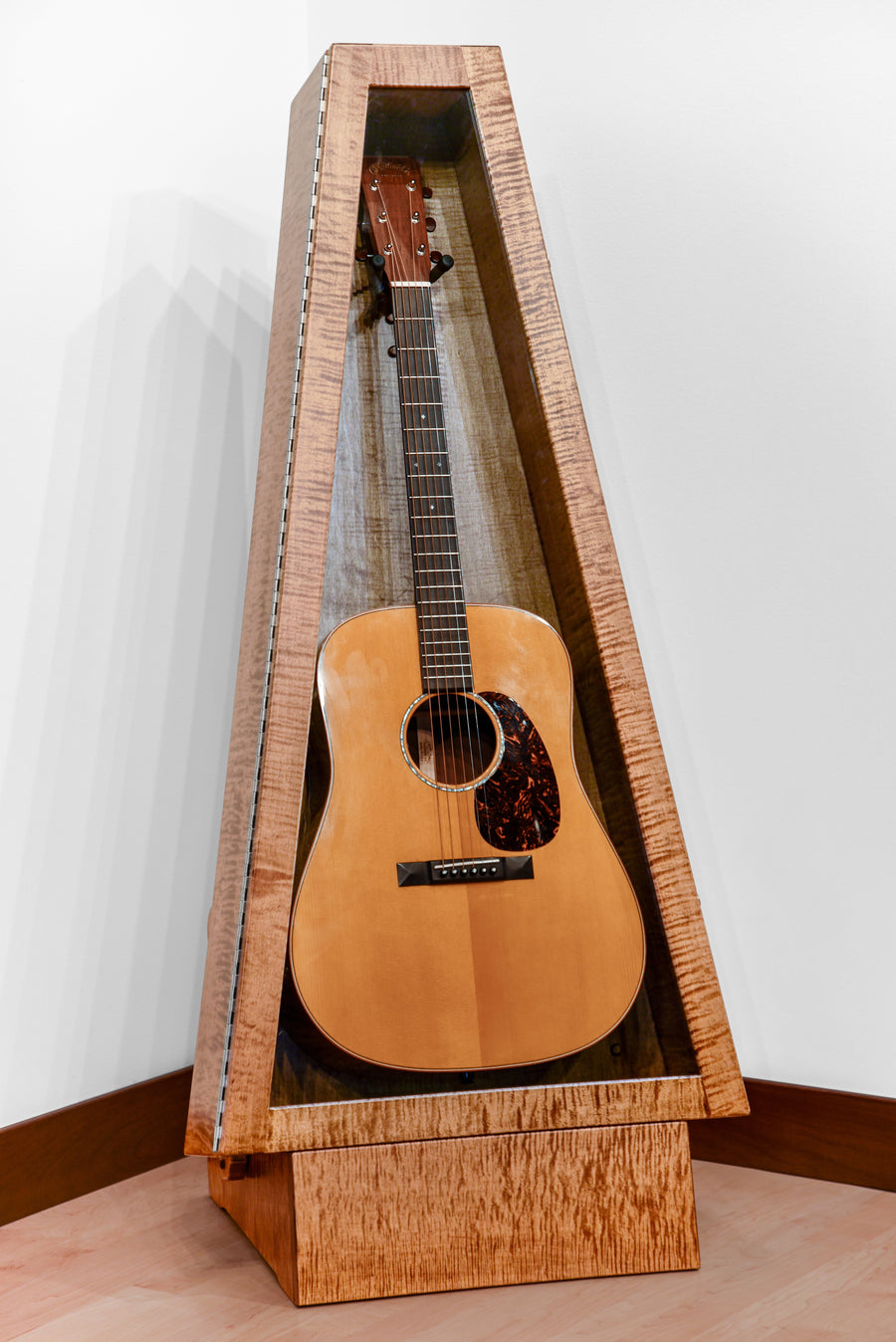 ClimaStand Triangle Humidor with Base - Flamed Maple With Provincial Stain