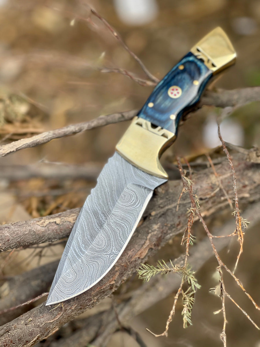 Hunting Knives – 9" Forged Damascus Steel Blade with Pakka Wood Handle, Brass Bolster & Leather Sheath