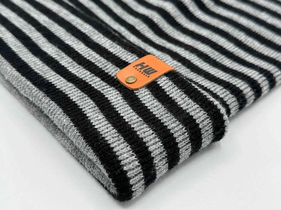 Classic RoRo Cuffed Beanie, Black and Gray