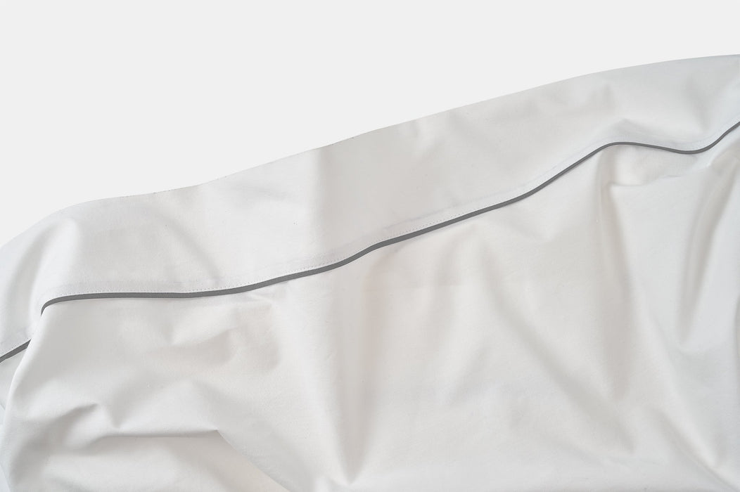 Cotton Percale Bed Sheet Set with Classic Piping Design