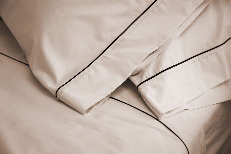 Cotton Percale Bed Sheet Set with Classic Piping Design