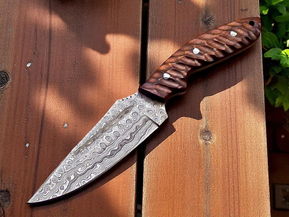 Hunter Knife - Damascus Steel with Hardwood Handle