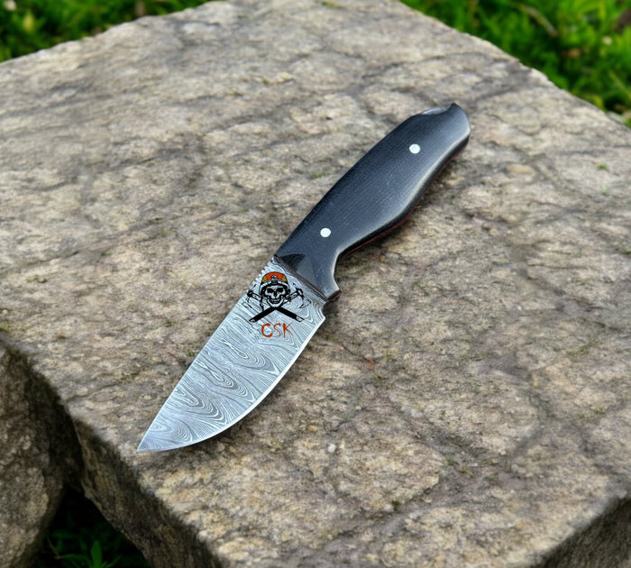 Hand-Forged Damascus Steel Tactical Knife – Full Tang Hunting & Survival Blade with Ergonomic Handle