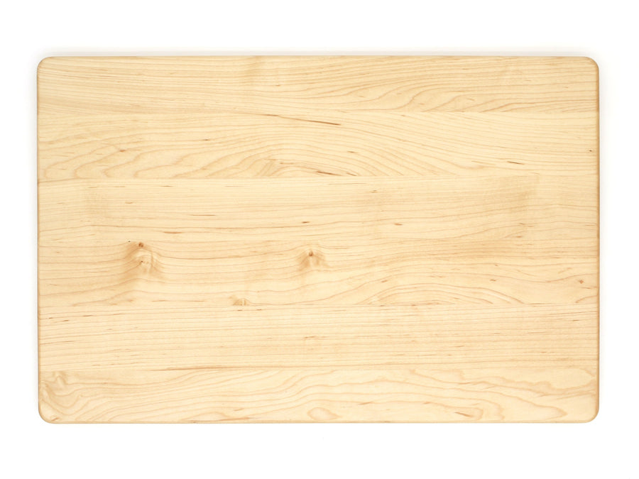 Plain reverse surface of a maple cutting board