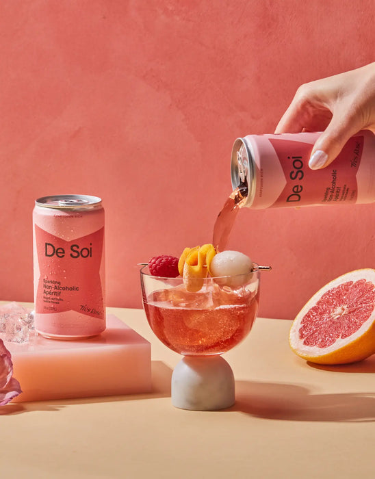 Pouring De Soi Très Rosé Non-Alcoholic Adaptogen-Rich Beverage