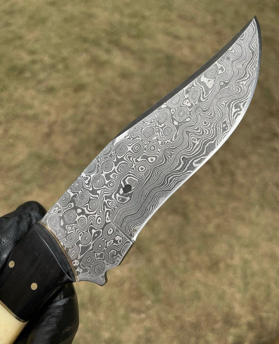 Handmade Damascus Steel Hunting Knife