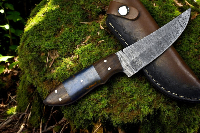 Handmade Damascus Steel Skinning Knife with Leather Sheath