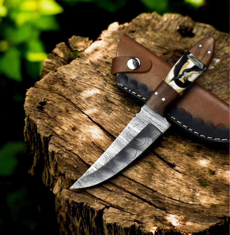 Handmade Damascus Steel Skinning Knife with Leather Sheath
