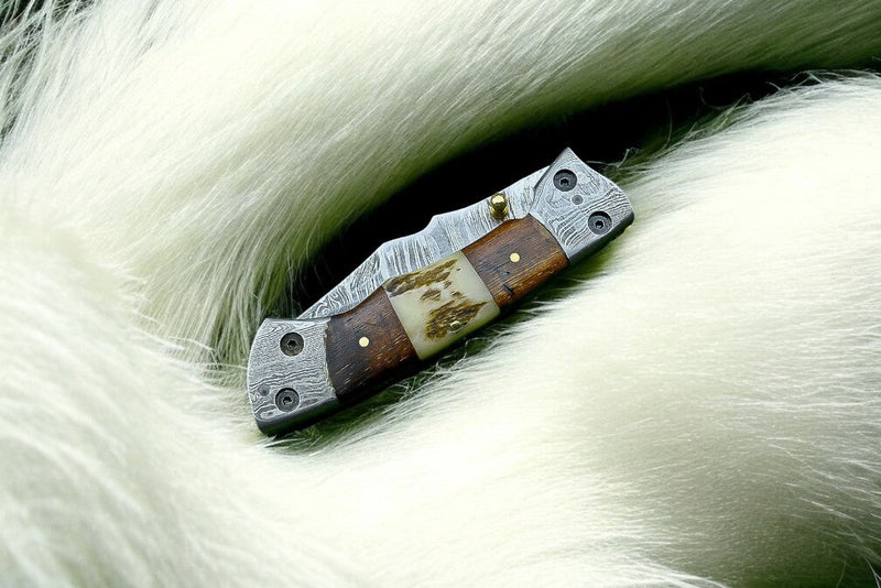 Handmade Damascus Pocket Knife – Rosewood & Antler Horn