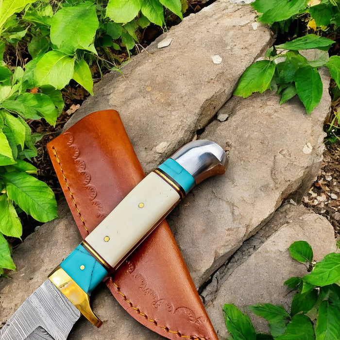 Handmade Damascus Hunting Knife – Turquoise & Bone Handle