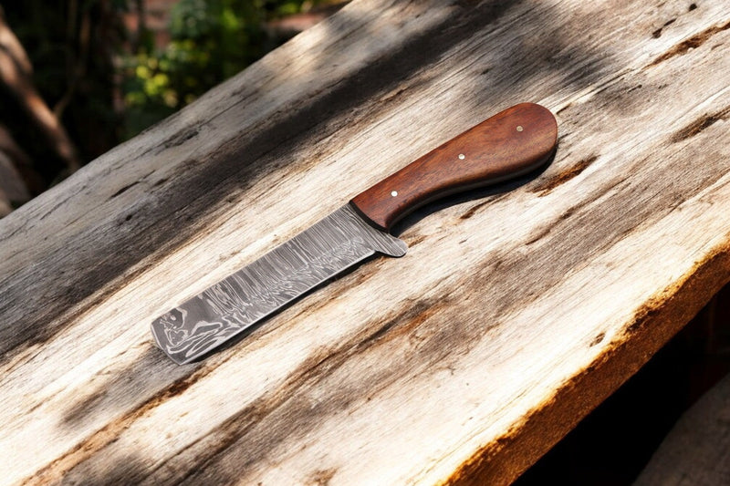 Handmade Bull Cutter Knife – Damascus Steel & Rosewood
