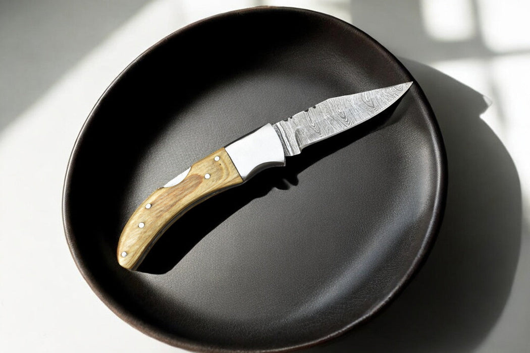 Handmade Damascus Pocket Knife with Olivewood Handle