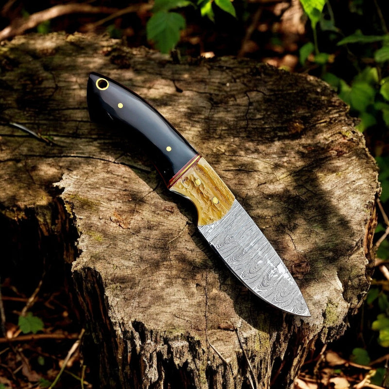 Handmade Damascus Hunting Knife – Buffalo & Antler Horn