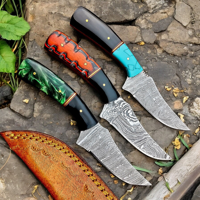 "TimberForge Damascus Hunting Knife – Premium Handmade Craftsmanship"