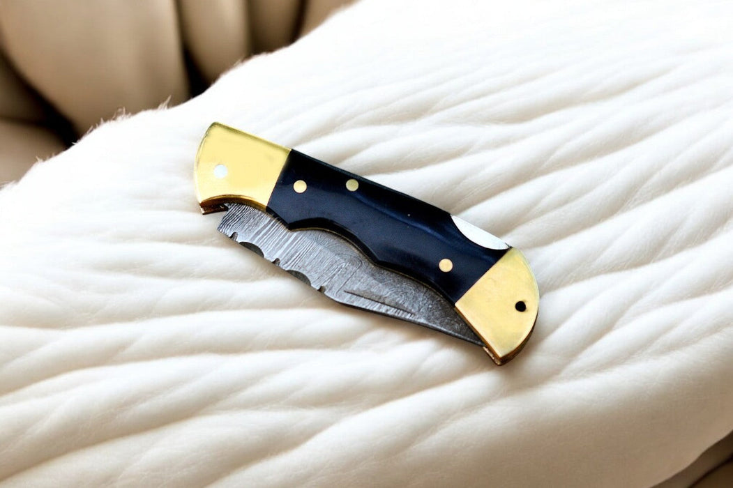 Custom Handmade Damascus Pocket Knife with Buffalo Horn