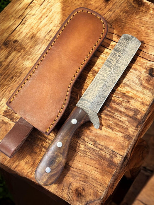 Custom Bull Cutter Knife – 8" Damascus Steel with Wood Handle