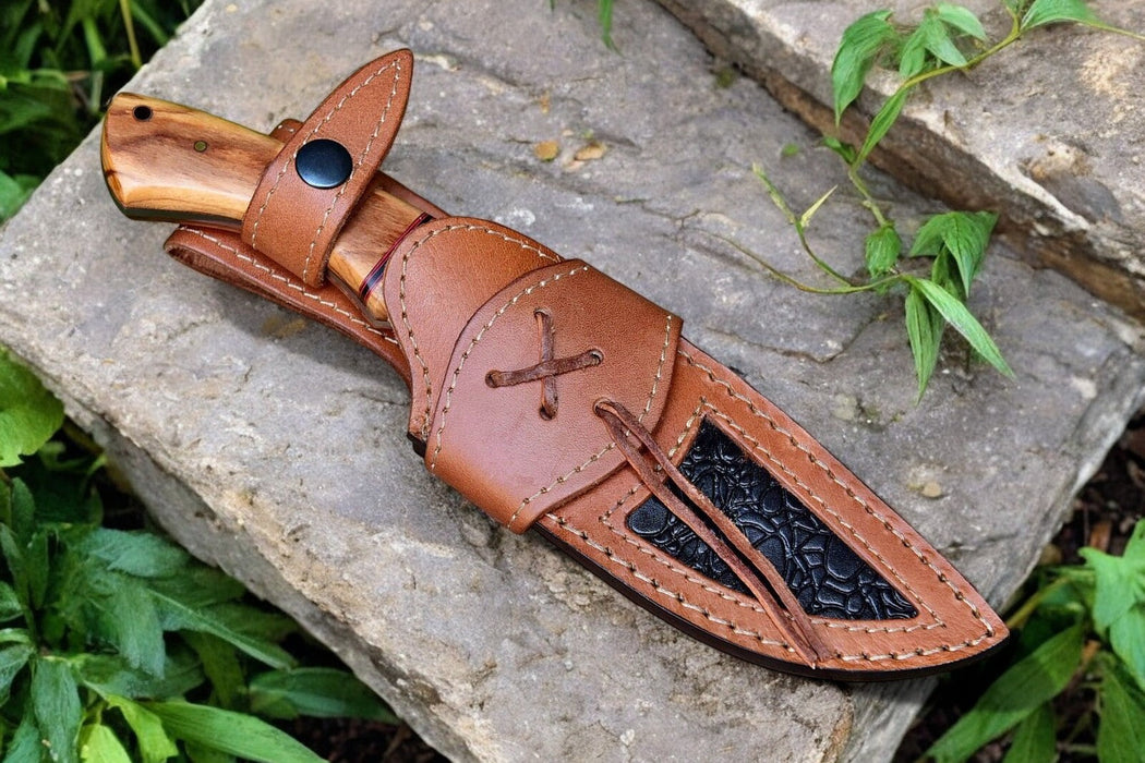 Custom Handmade Damascus Hunting Knife – Olive Wood Handle