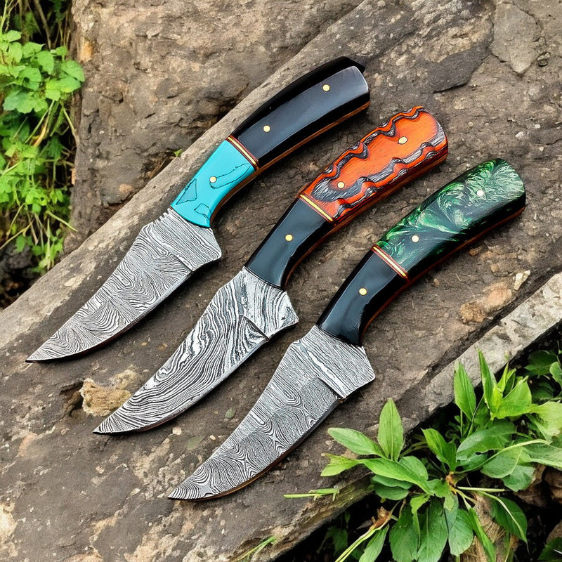 "TimberForge Damascus Hunting Knife – Premium Handmade Craftsmanship"