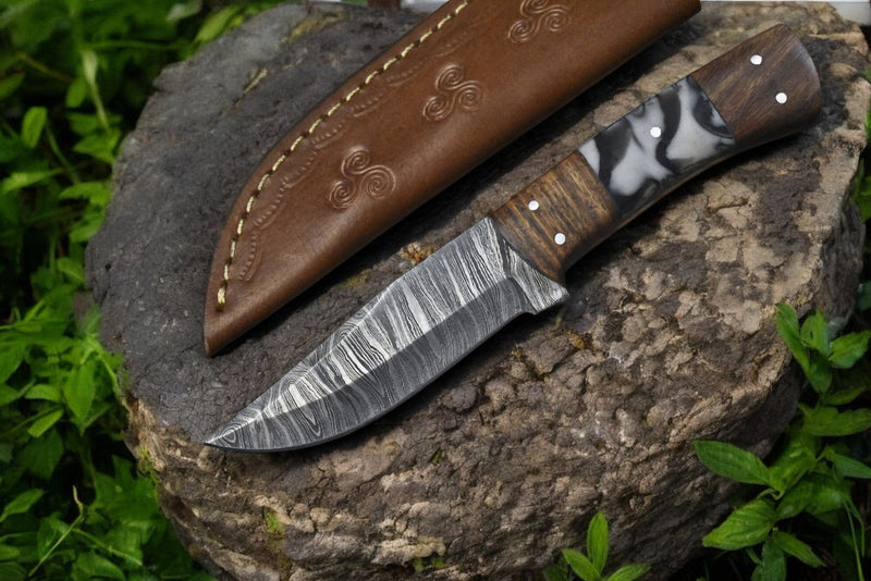 Handmade Damascus Steel Skinning Knife with Rosewood Handle