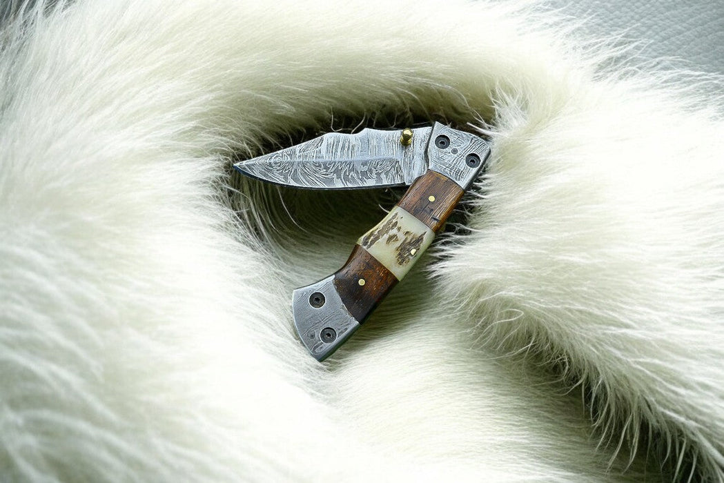 Handmade Damascus Pocket Knife – Rosewood & Antler Horn