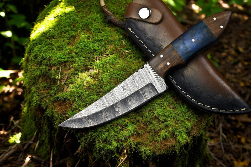 Handmade Damascus Steel Skinning Knife with Leather Sheath