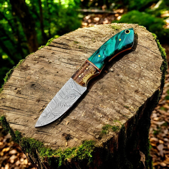 Handmade Damascus Steel Skinning Knife with Antler Horn Handle